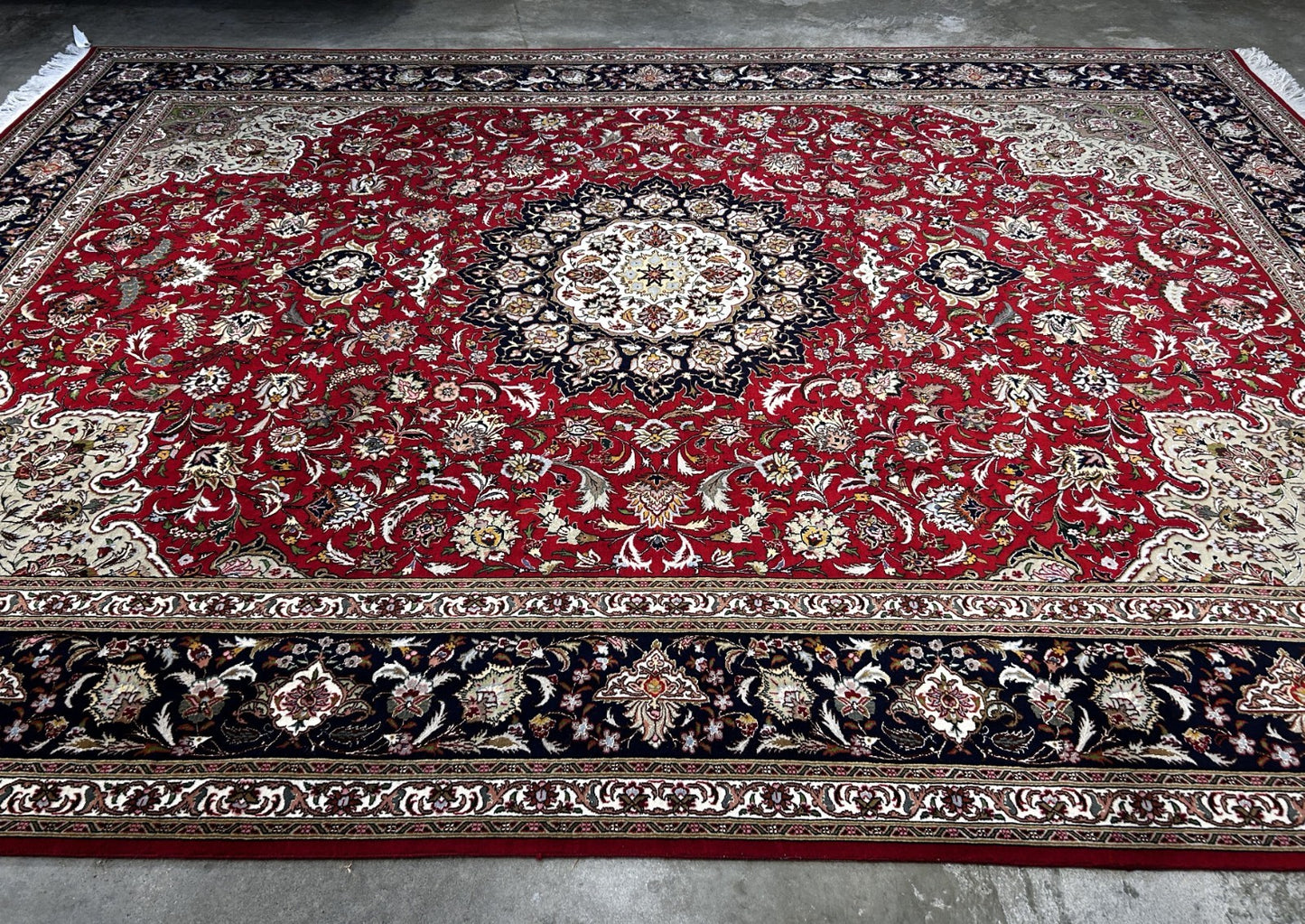 9'x11'9" Fine Hand-Knotted Wool & Silk Tabrize Area Rug - Carpet