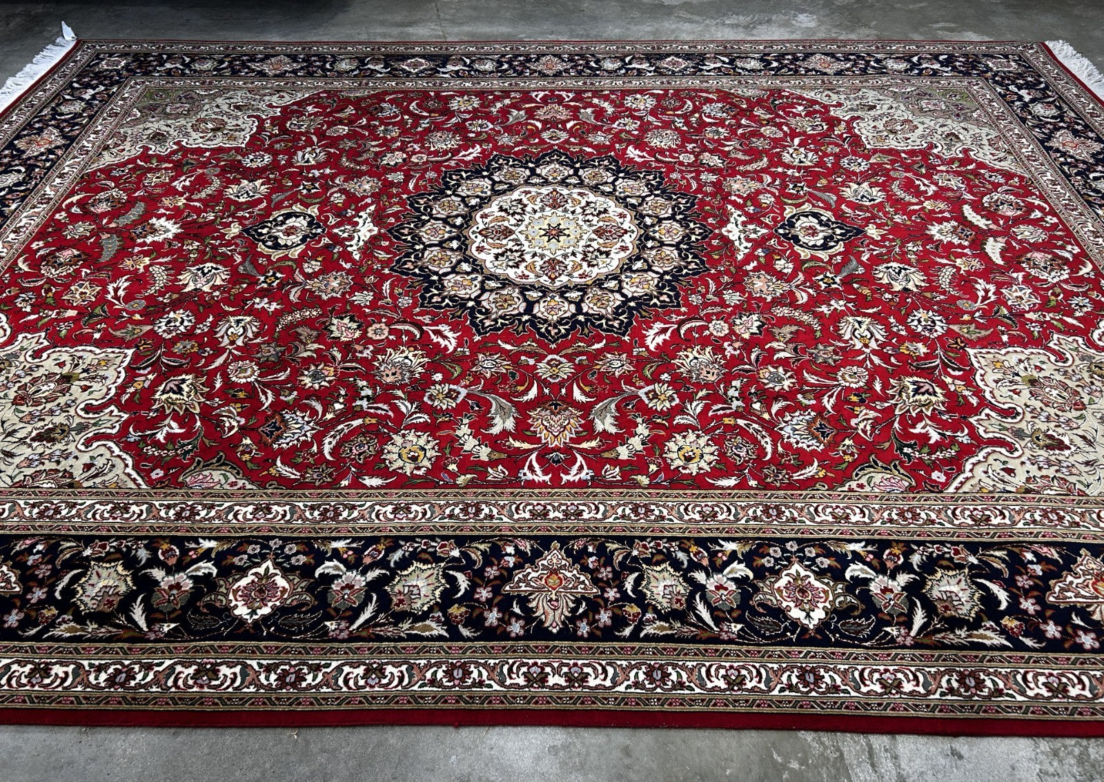 9'x11'9" Fine Hand-Knotted Wool & Silk Tabrize Area Rug - Carpet