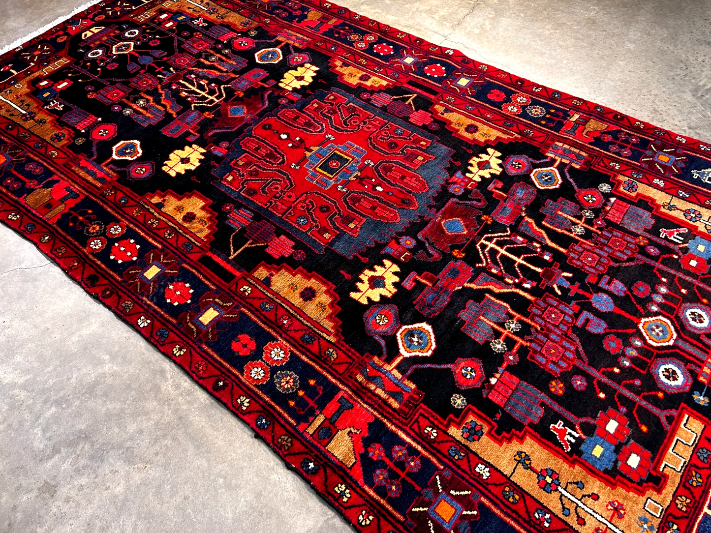 5'4" x 9'9" Hand-Knotted 100% Lamb Wool Pile Nahavande Area Rug