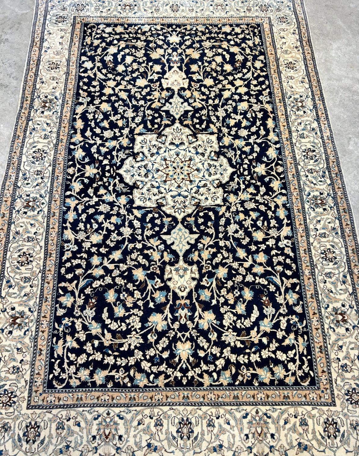 Collector Item - Very Fine 4'2"x6'3" Antique Hand-Knotted 100% Wool Naine Rug