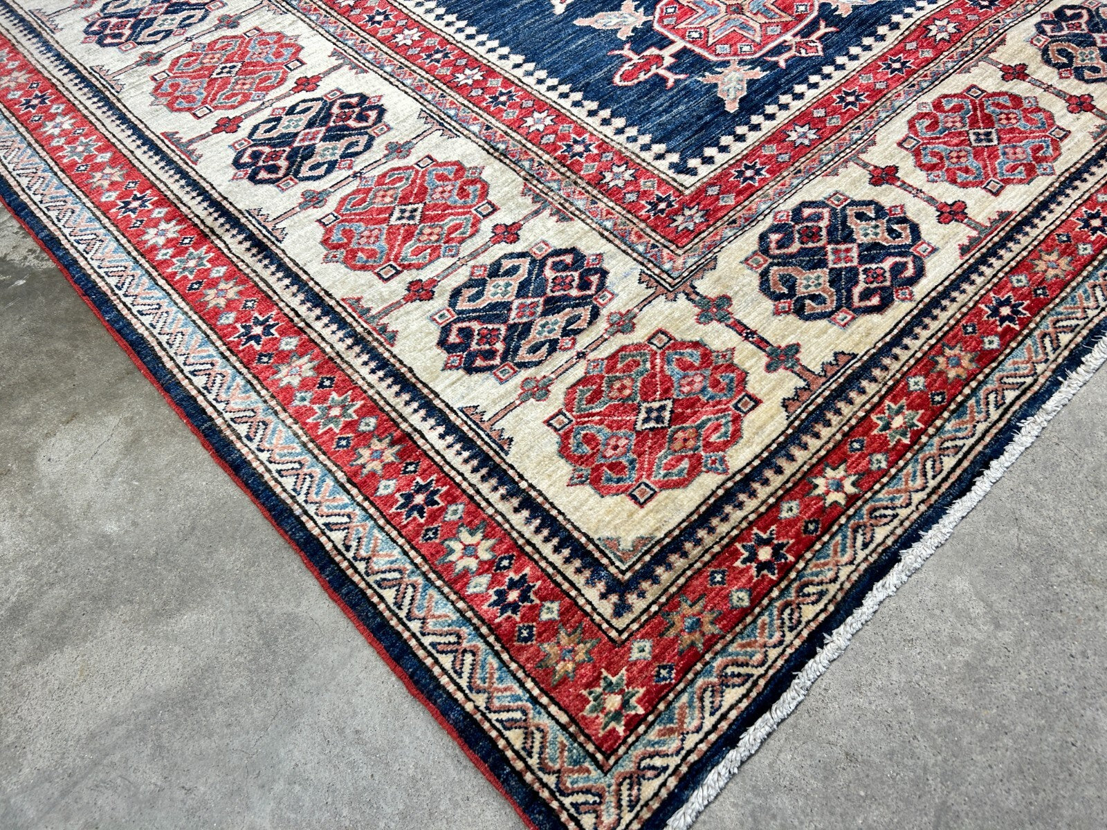 5'9"x8' Hand-Knotted 100% Wool Carpet - Kazak Area Rug