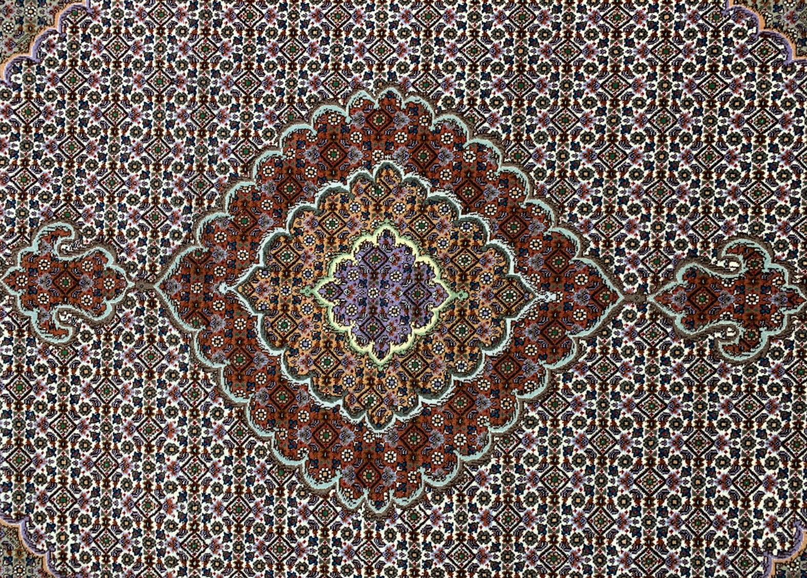 4'9"x6'5" Hand-Knotted Wool & Silk Pile Tabrize Fish Style Area Rug