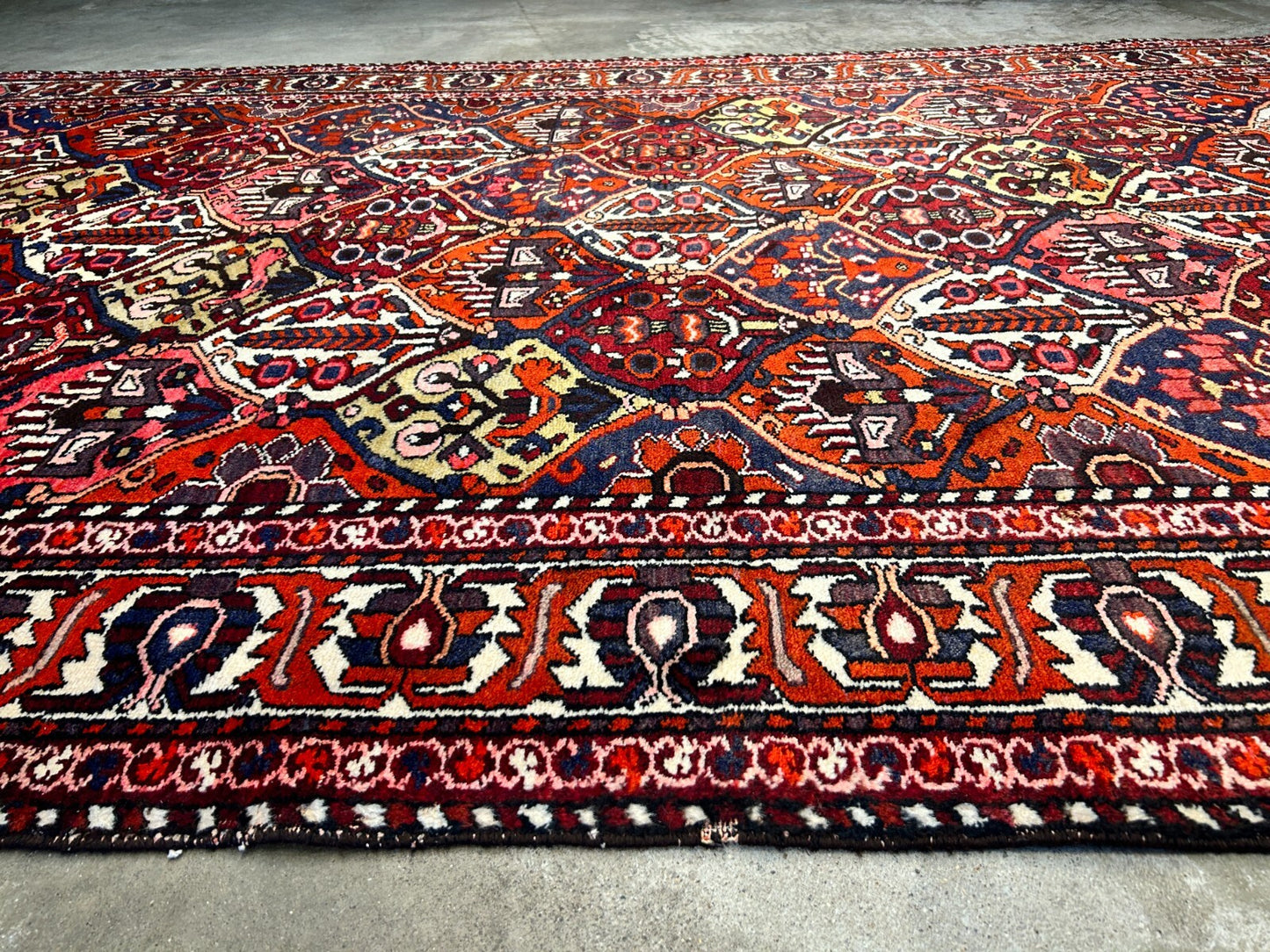 6'6"x10'1" Hand-Knotted 100% Lamb Wool Bakhtiarie Carpet - Area Rug