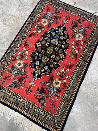 2'x3' Very Fine Hand-Knotted 100% Wool Qume Rug