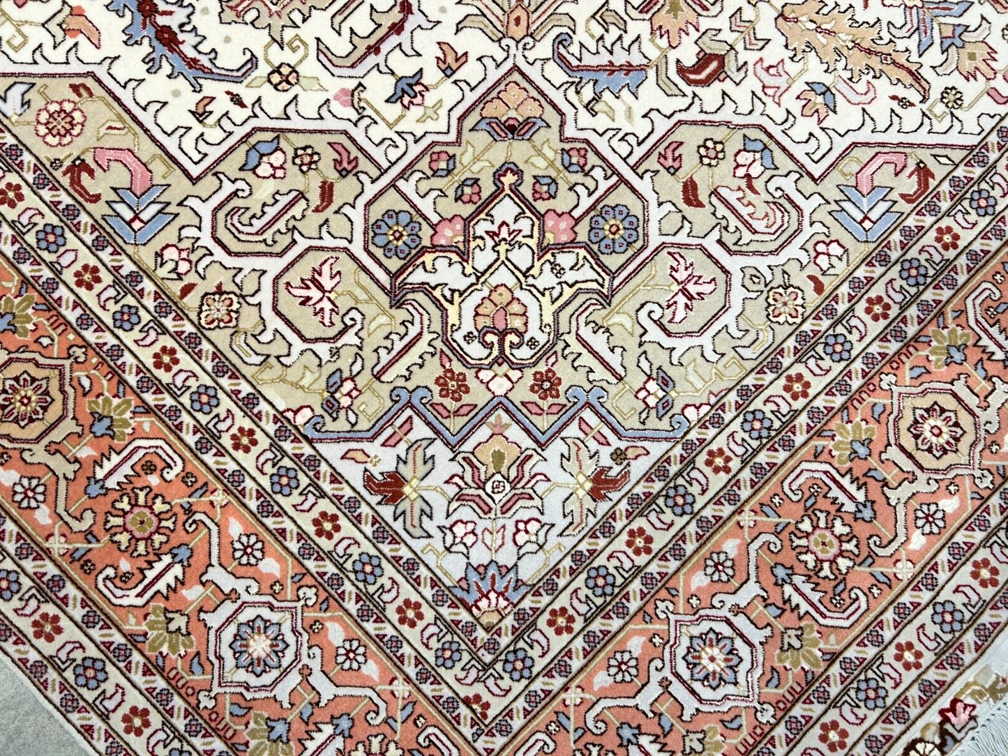 6'7"x9'10" Fine Hand-Knotted Wool & Silk Blend Tabrize Herize Carpet - Area Rug