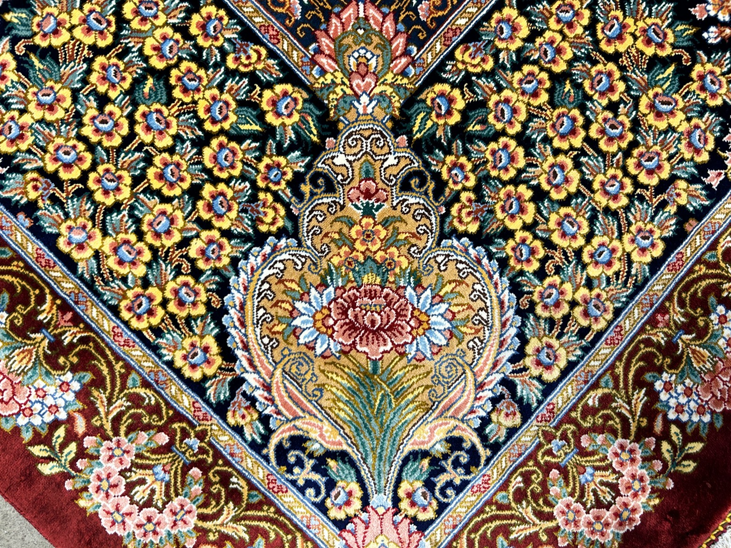 6'5"x9'10" Exquisite Hand-Knotted 100% Silk Qume Rug