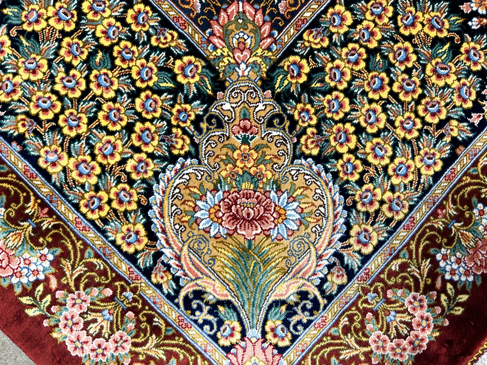 6'5"x9'10" Exquisite Hand-Knotted 100% Silk Qume Rug