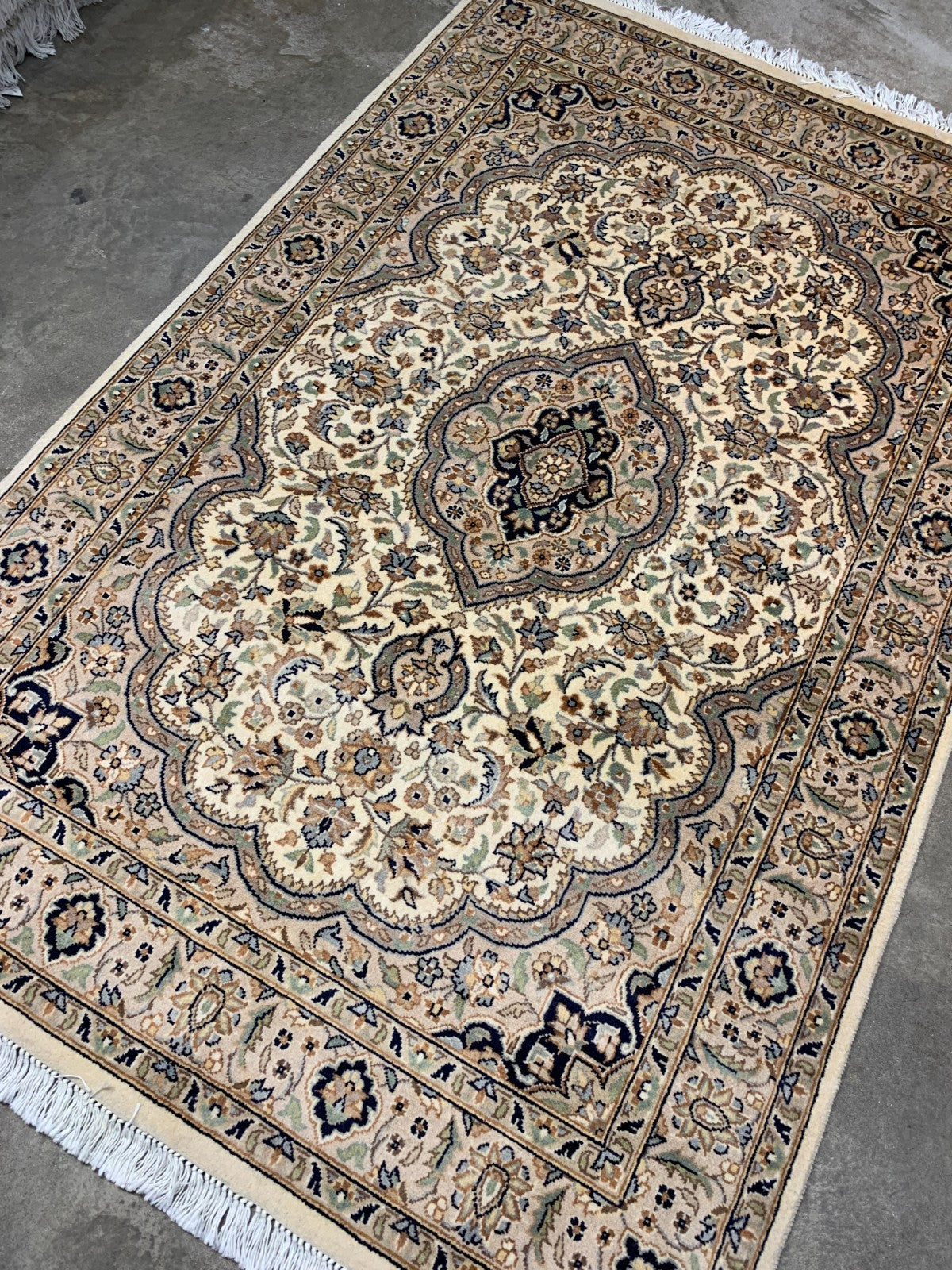 4'0'' x 6'1'' Very Fine Hand-Knotted 100% Wool PakPersian Area Rug - Carpet