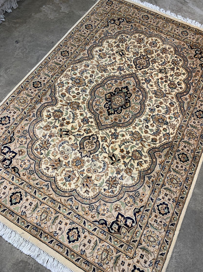 4'0'' x 6'1'' Very Fine Hand-Knotted 100% Wool PakPersian Area Rug - Carpet