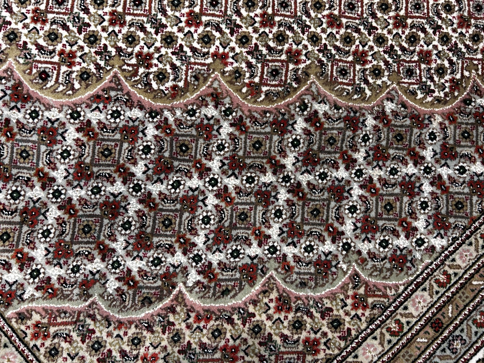 8'3"x11'4'' Hand-Knotted  100% Wool Pile Tabrize Mahi Area Rug