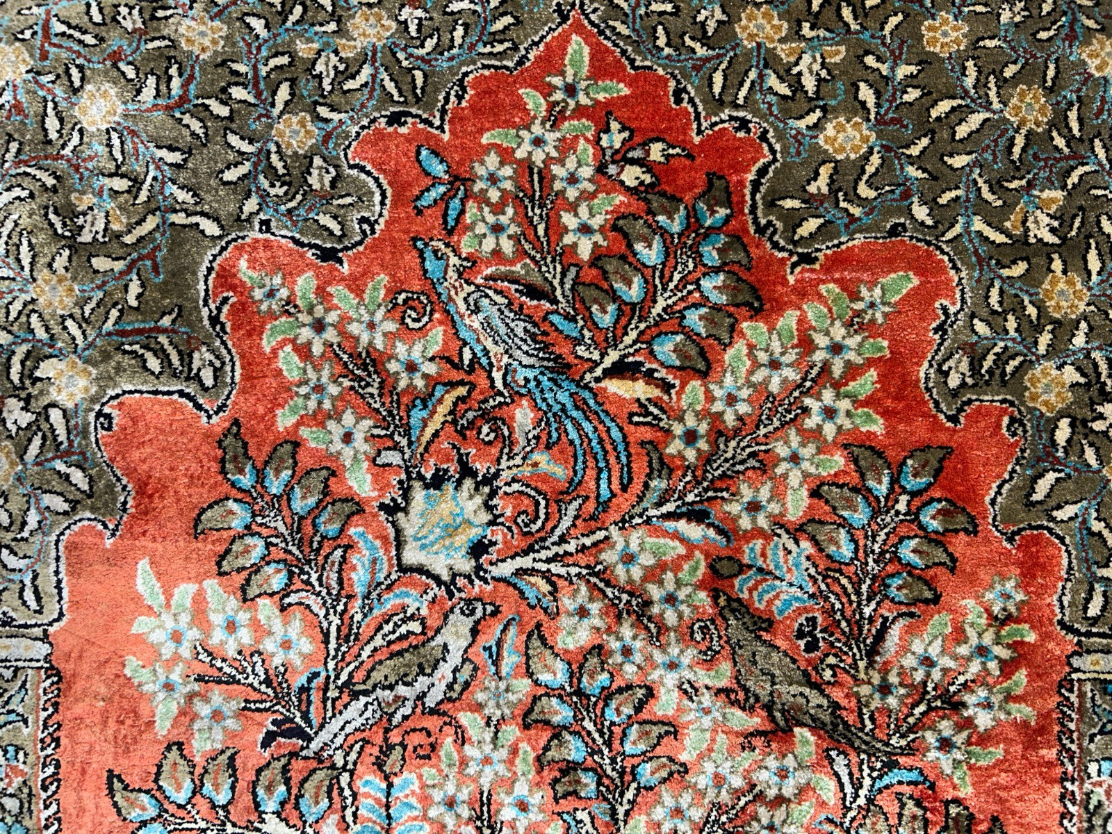 3'3"x5'7" Exquisite Fine Hand-Knotted 100% Silk Tree of Life Area Rug