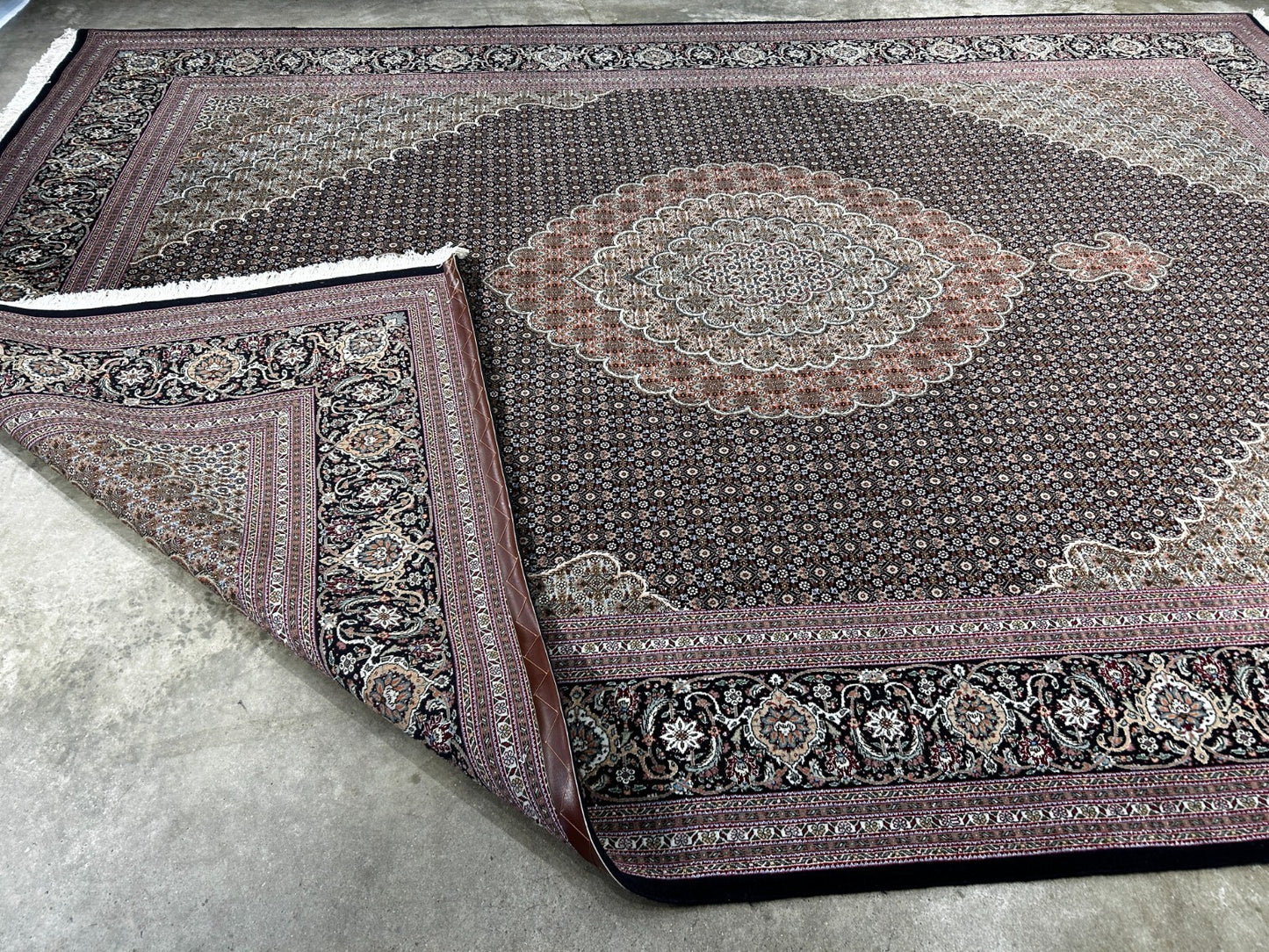 8'2"x11'5" Fine Hand-Knotted Wool & Silk Oriental Rug - Area Carpet