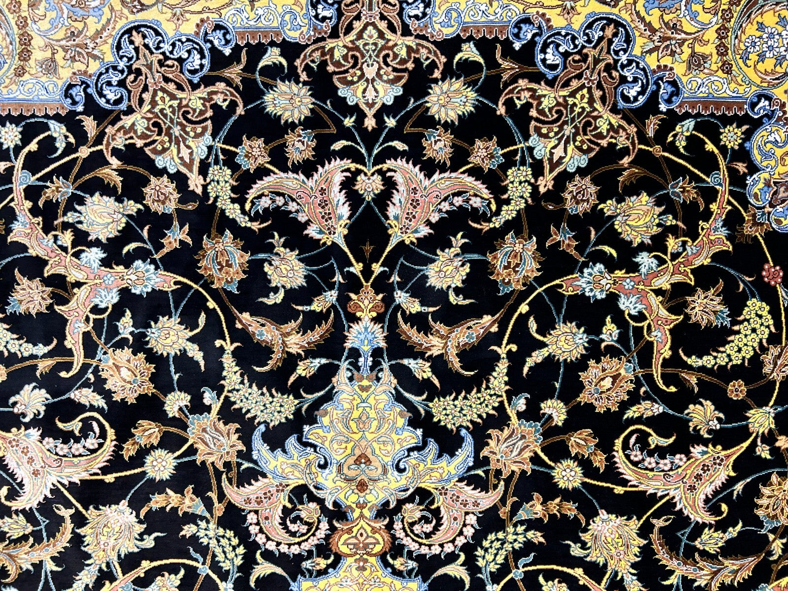 6'6"x10' Exquisite Hand-Knotted 100% Silk Qume Rug