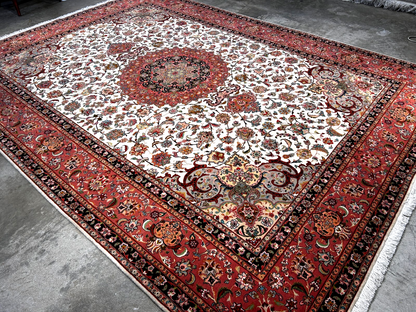 8'3"x11'3" Fine Hand-Knotted Wool & Silk Tabrize Rug