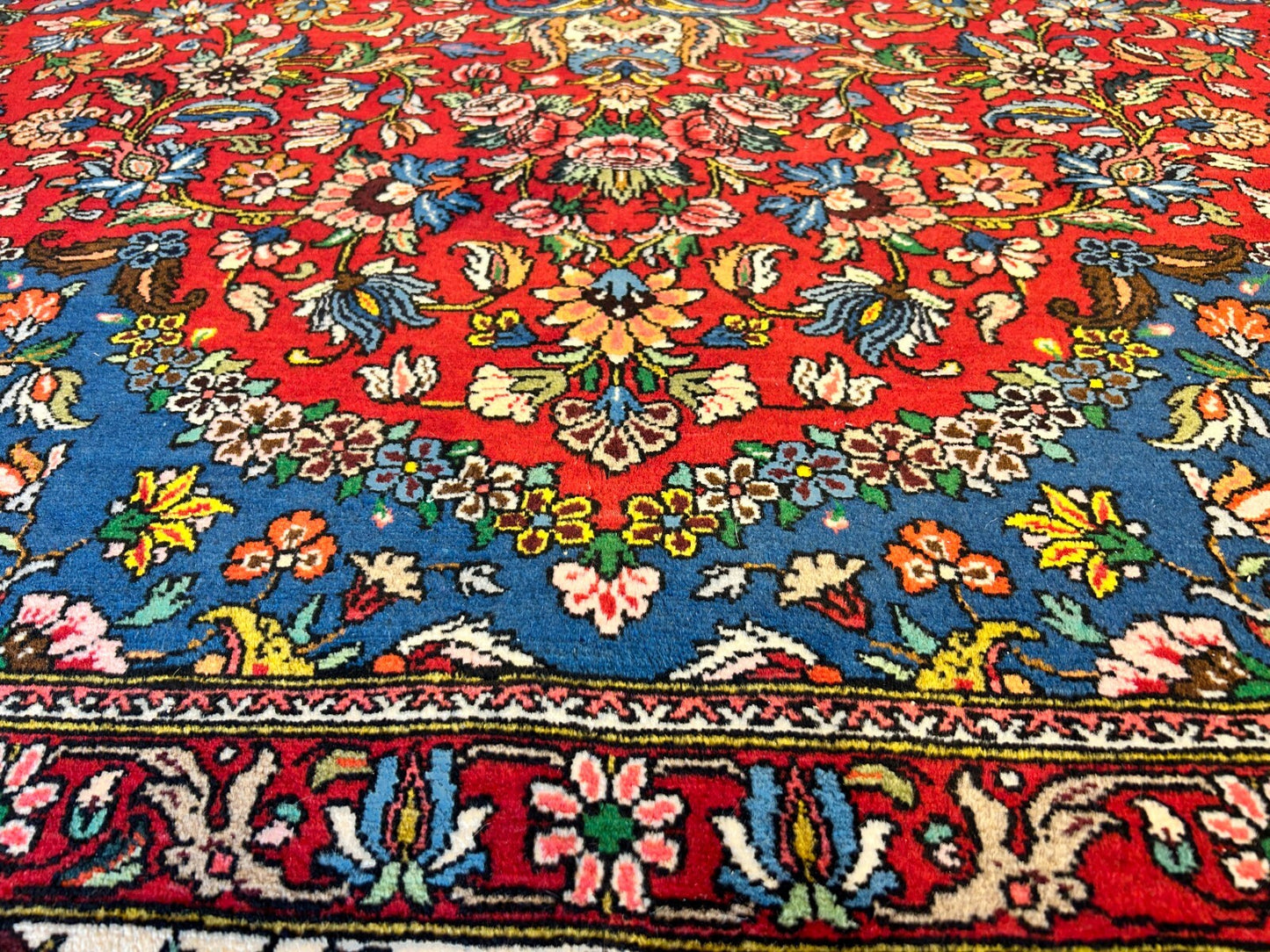 8'4"x11'11" Hand-Knotted 100% Wool Pile Bakhtiarie Rug
