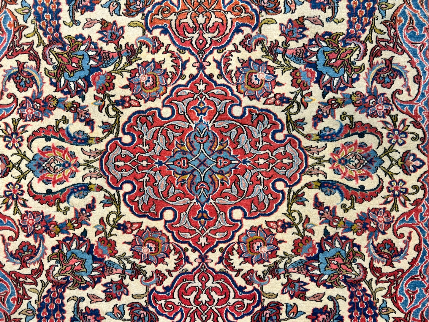4'10"x6'7" Collector Antique Very Fine Hand-Knotted 100% Wool Isfahane Rug