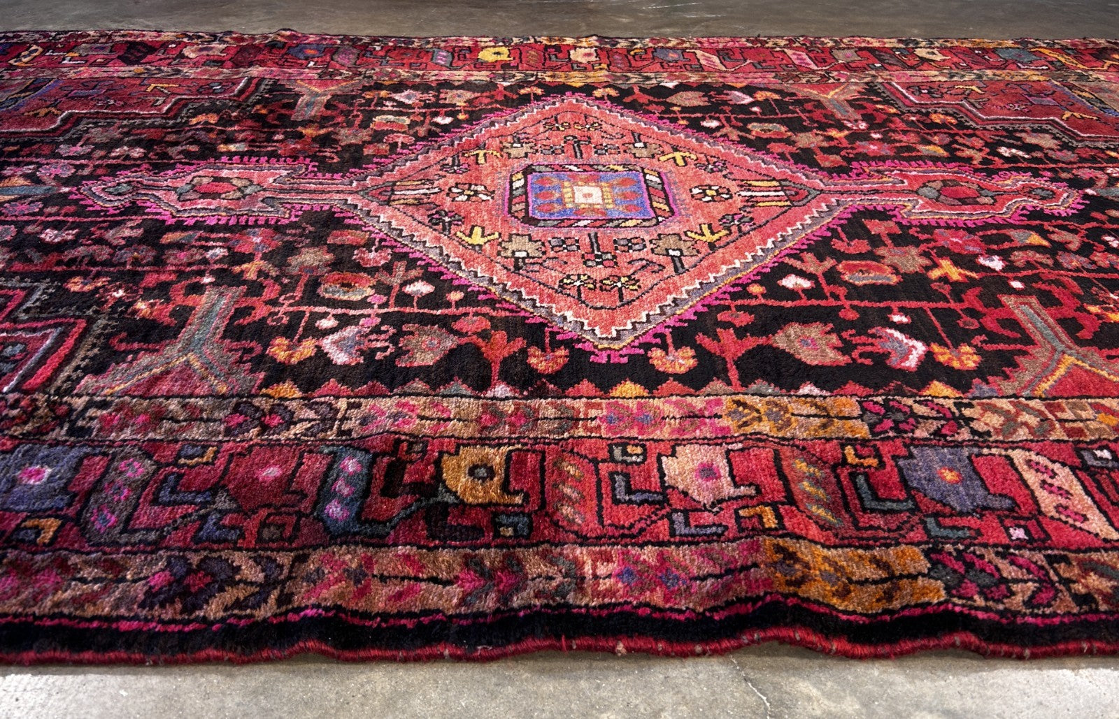 4'9" x 8'6" Hand-Knotted 100% Wool Carpet - Hamadane Area Rug