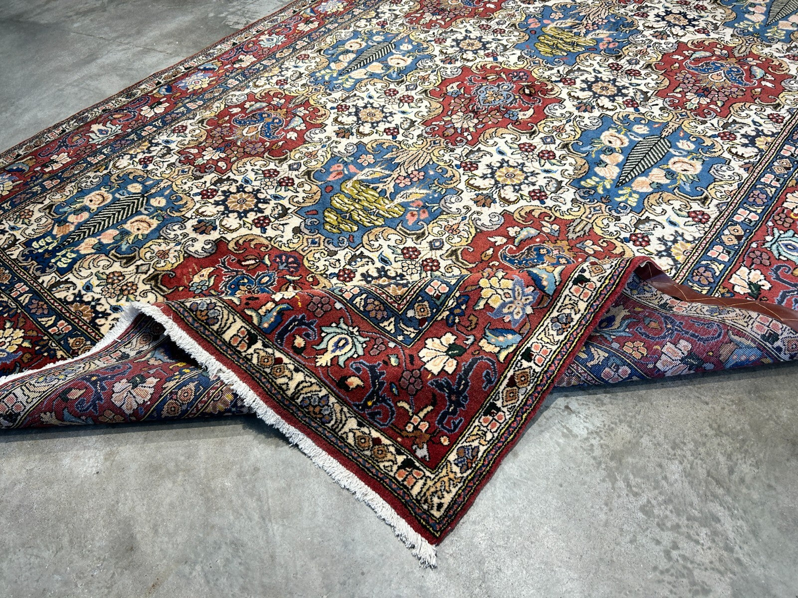 6'10"x10'2" Hand-Knotted 100% Lamb Wool Bakhtiarie Carpet - Area Rug