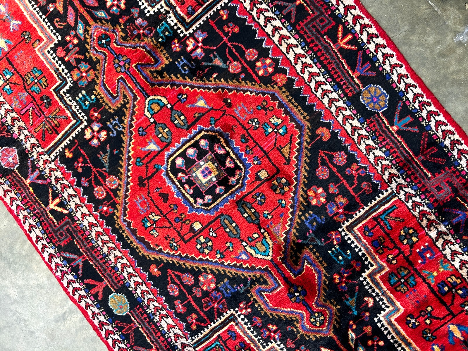 4'11" x 10'0" Hand-Knotted 100% Lamb Wool Pile Hamadane Area Rug - Carpet