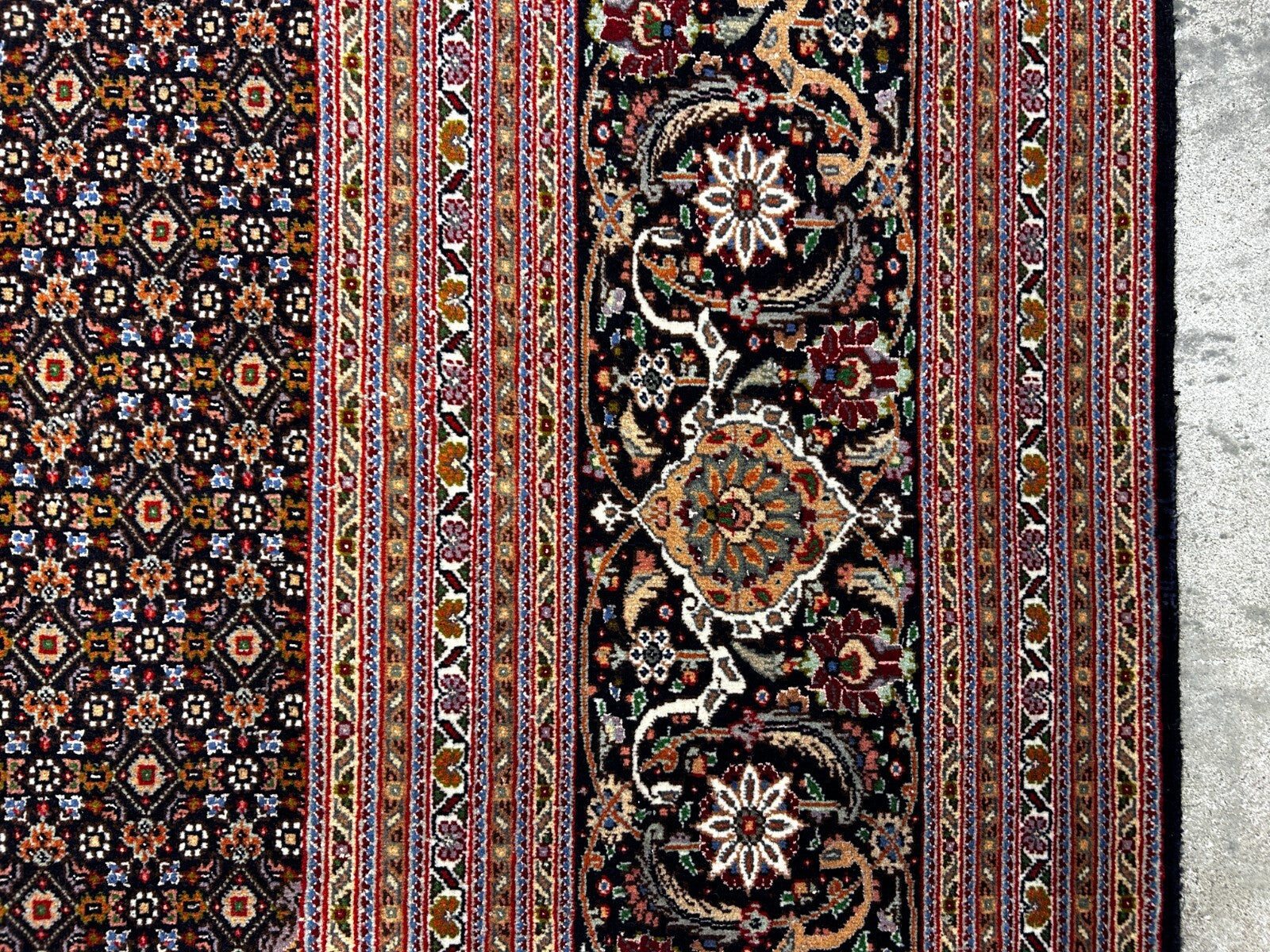 8'4"x11'6" Fine Hand-Knotted Wool & Silk Oriental Rug - Area Carpet