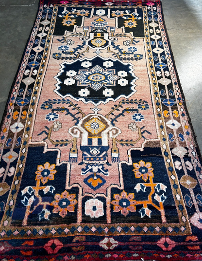 4'1" x 7'9'' Hand-Knotted 100% Wool Hamadane Area Rug