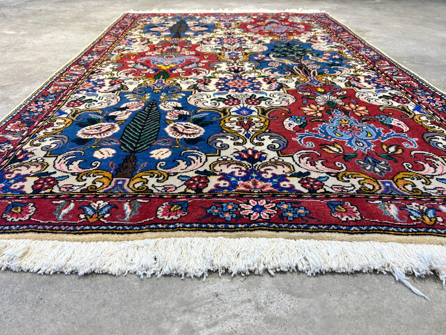 3'5"x5'2" Hand-Knotted 100% Lamb Wool Bakhtiarie Area Rug