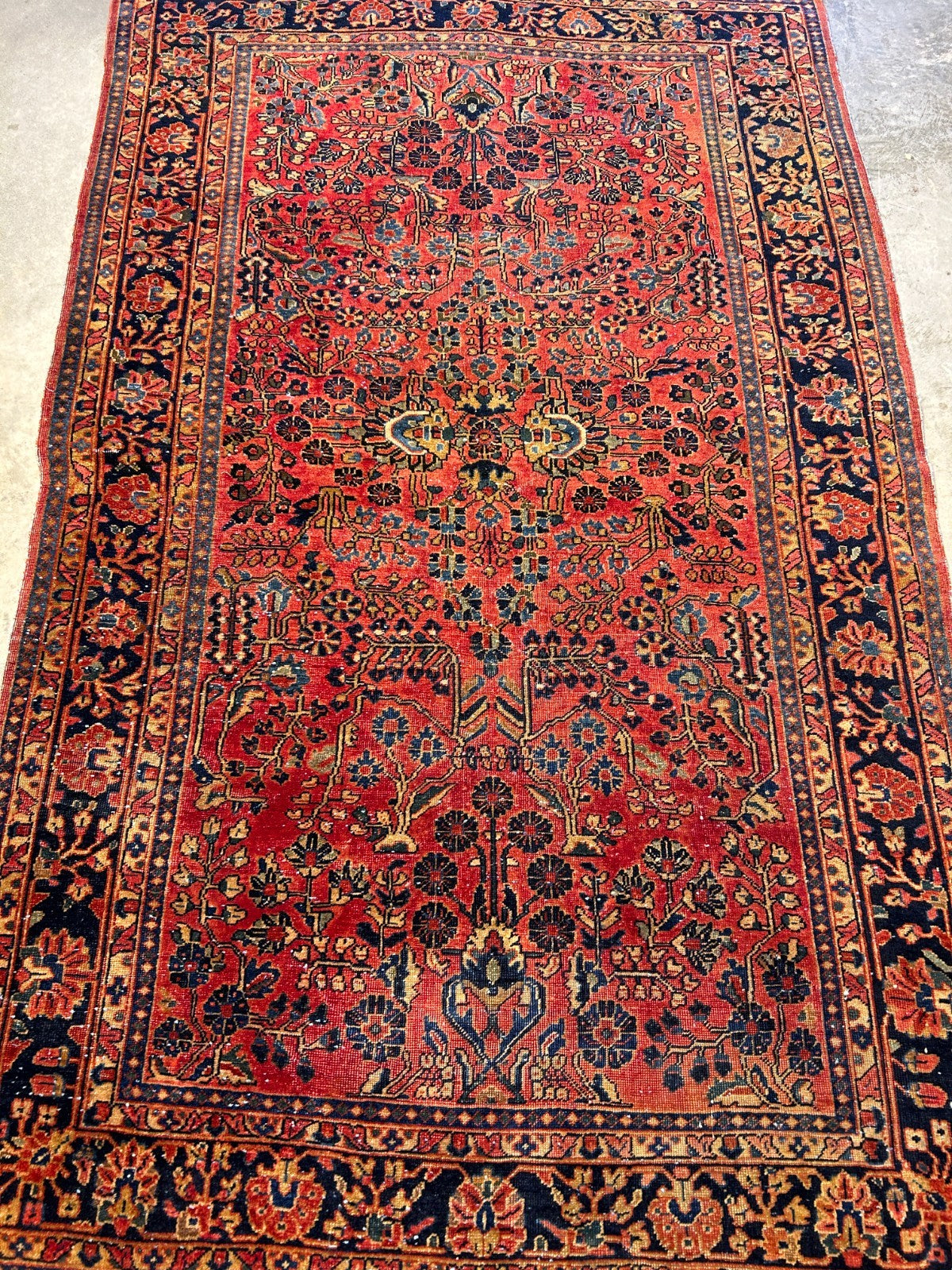 4'3"x6'9" Antique Hand-Knotted 100% Wool Pile Sarouke Area Rug - Carpet
