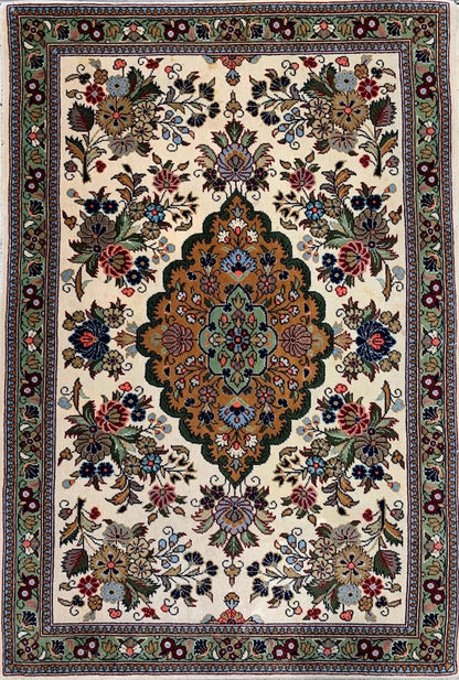2'2"x3' Very Fine Hand-Knotted 100% Wool Qume Rug