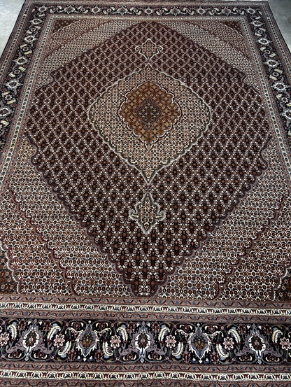 8'4"x11'3" Fine Hand-Knotted Wool & Silk Oriental Rug - Area Carpet