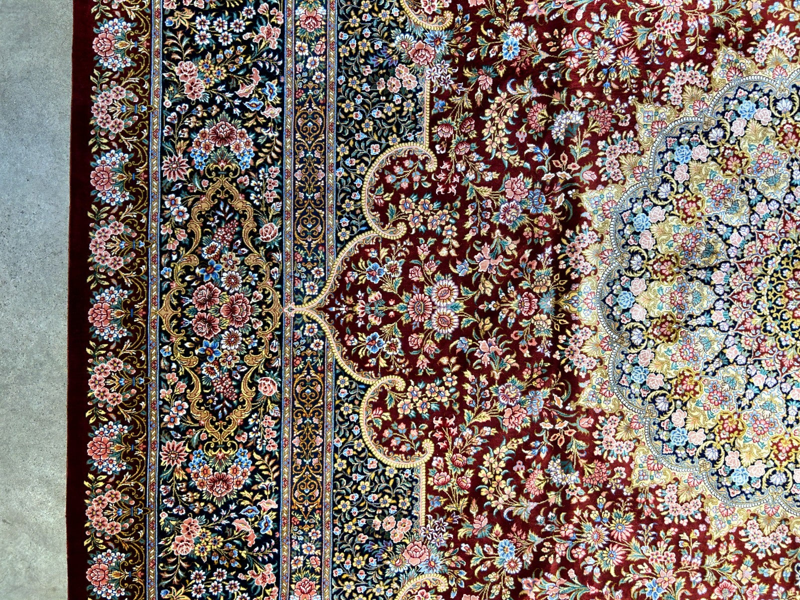 6'5"x9'10" Exquisite Hand-Knotted 100% Silk Qume Rug