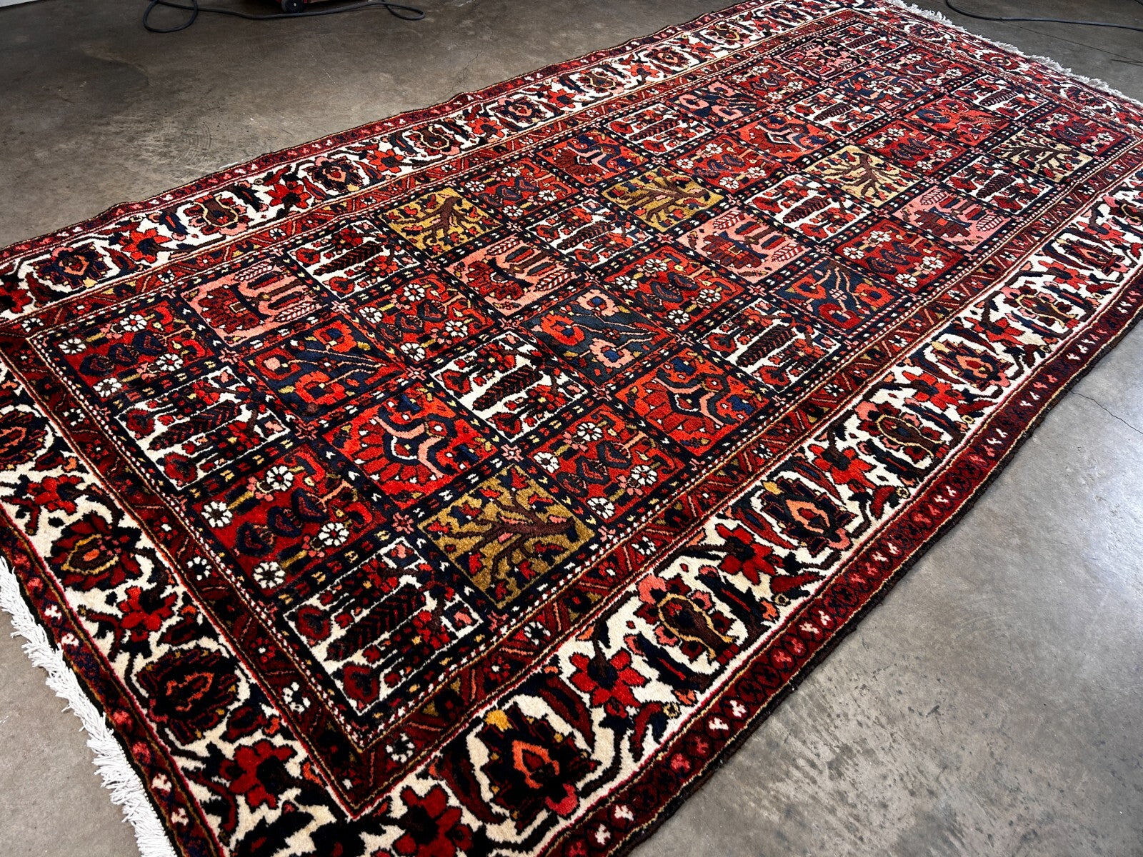 5'4" x 10'4"  Hand-Knotted 100% Wool Pile Bakhtiarie Area Rug