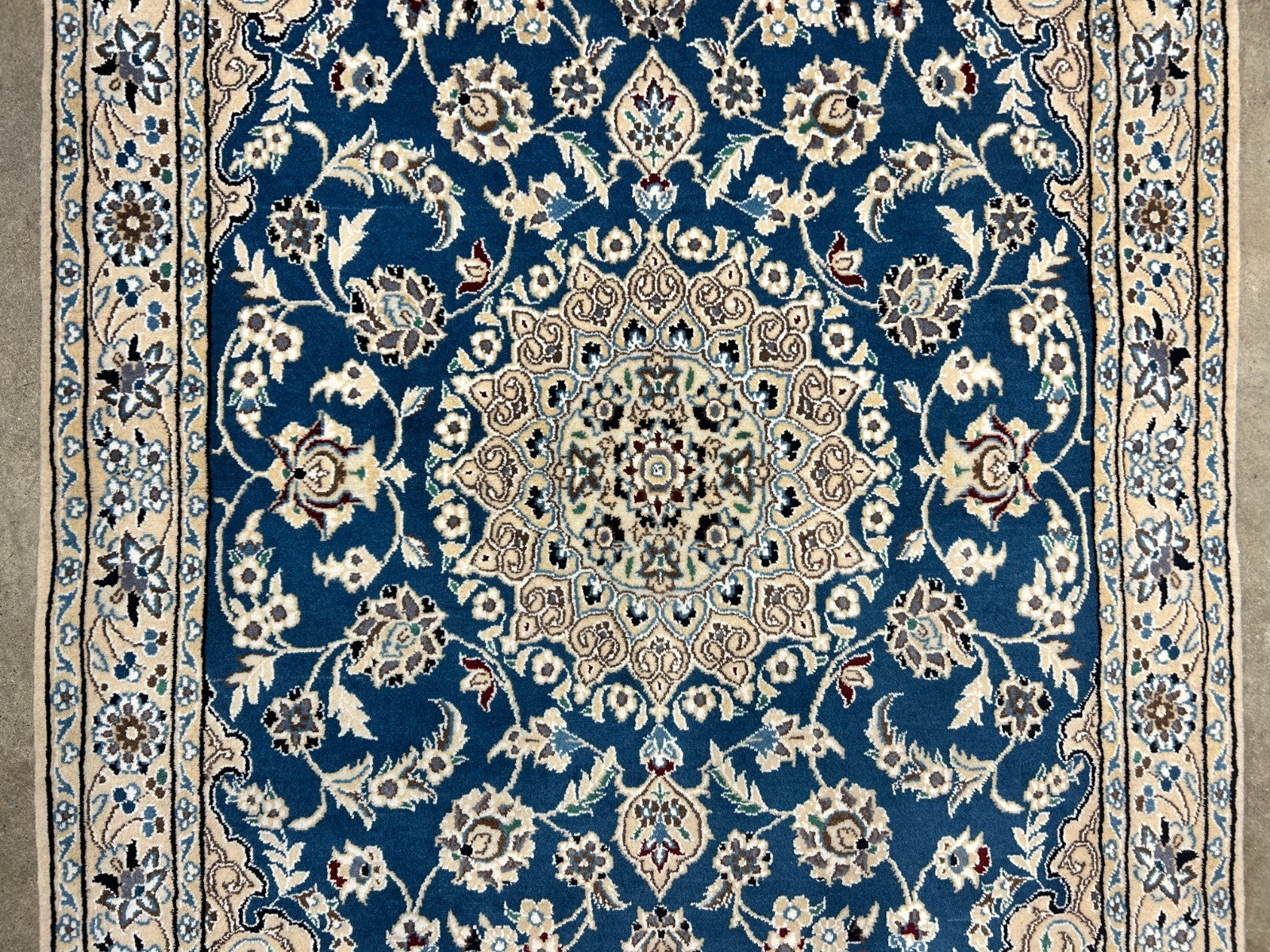 3'1"x4'9" Fine Hand-Knotted Wool & Silk Naine Rug