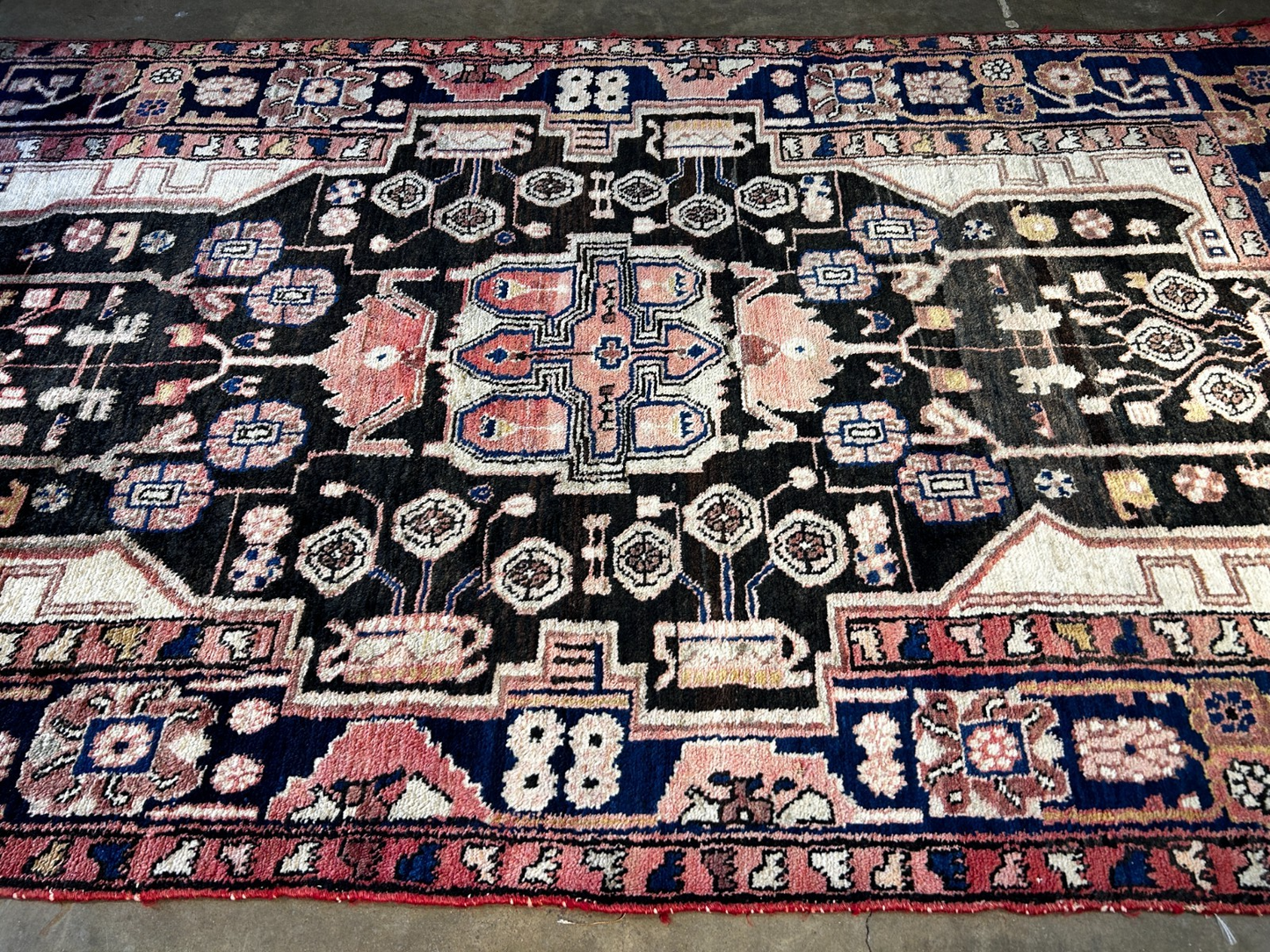 4'7" x 7'10'' Hand-Knotted 100% Lamb Wool Carpet - Nahavande Area Rug