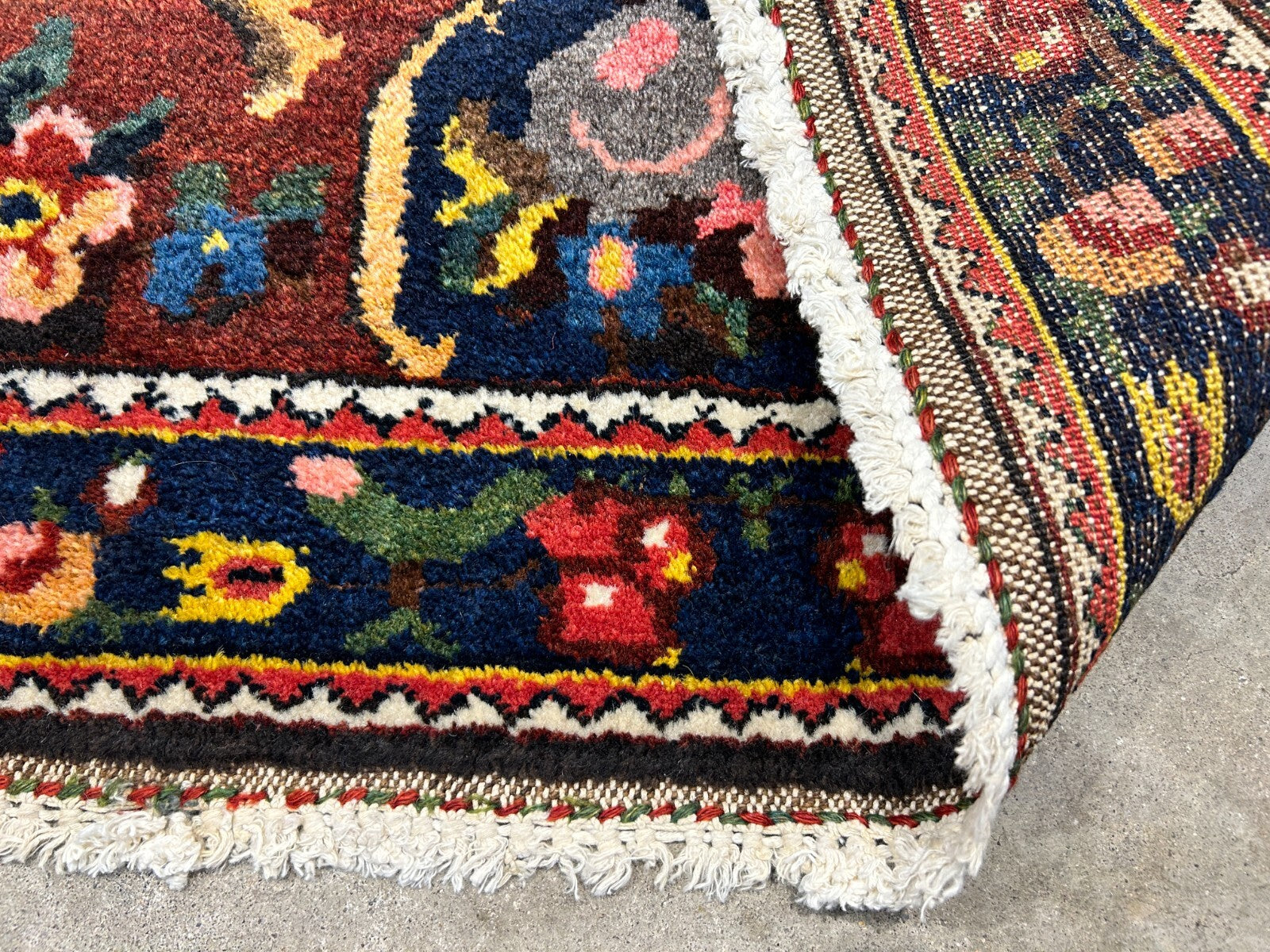 5'2"x8' Hand-Knotted 100% Wool Pile Bakhtiarie Carpet - Area Rug
