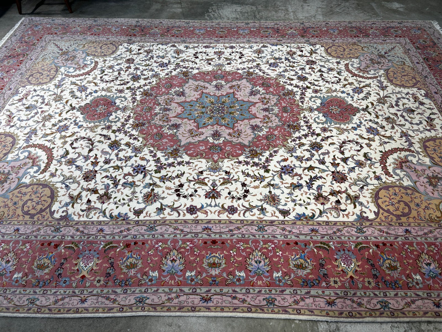 8'4"x11'3" Very Fine Hand-Knotted Wool & Silk Oriental Rug - Area Carpet