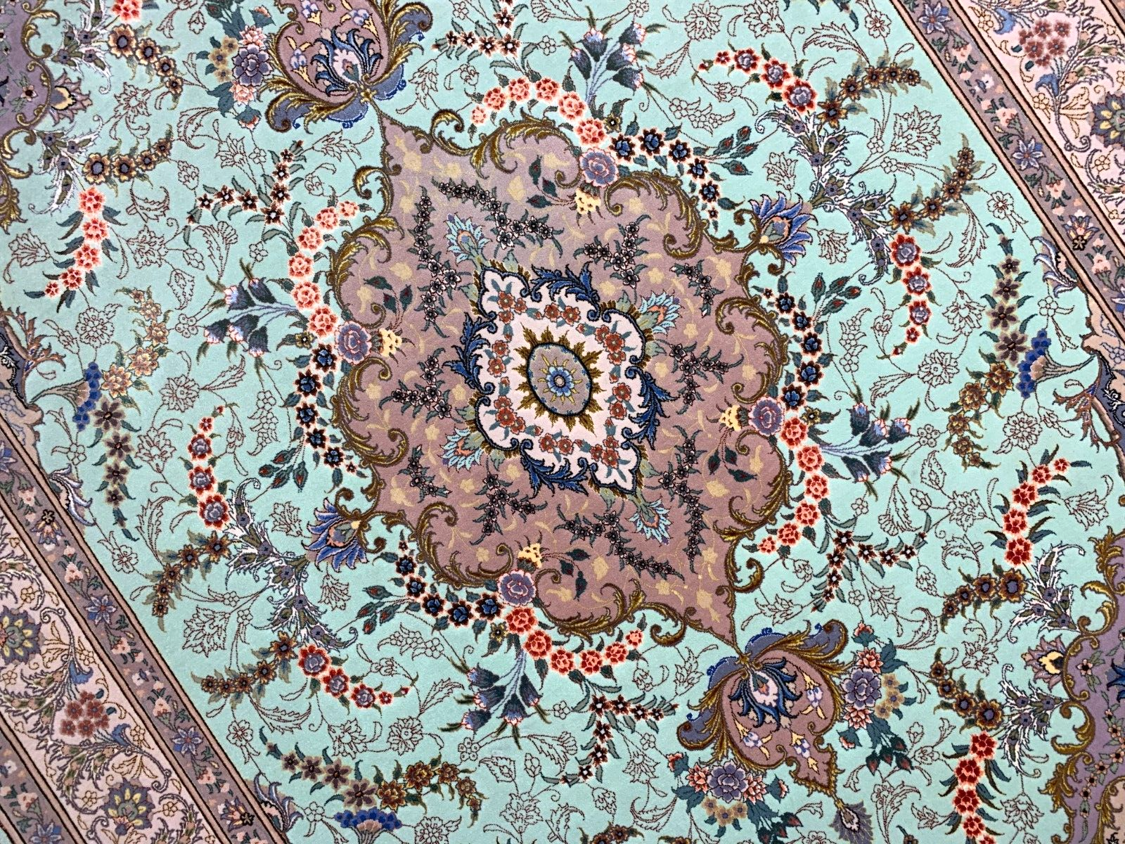 4'10"x7' Extremely Fine Hand-Knotted Wool & Silk Blend Tabrize Carpet - Area Rug