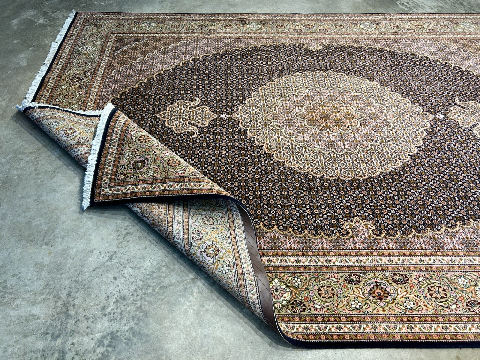 6'7"x9'7" Fine Hand-Knotted Wool & Silk Blend Tabrize Mahi Carpet - Area Rug