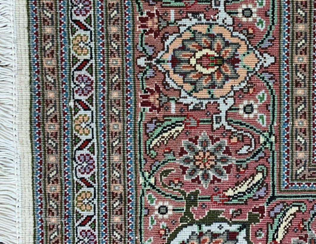 5'1"x6'10" Fine Hand-Knotted Wool & Silk Blend Tabrize Mahi Carpet - Area Rug
