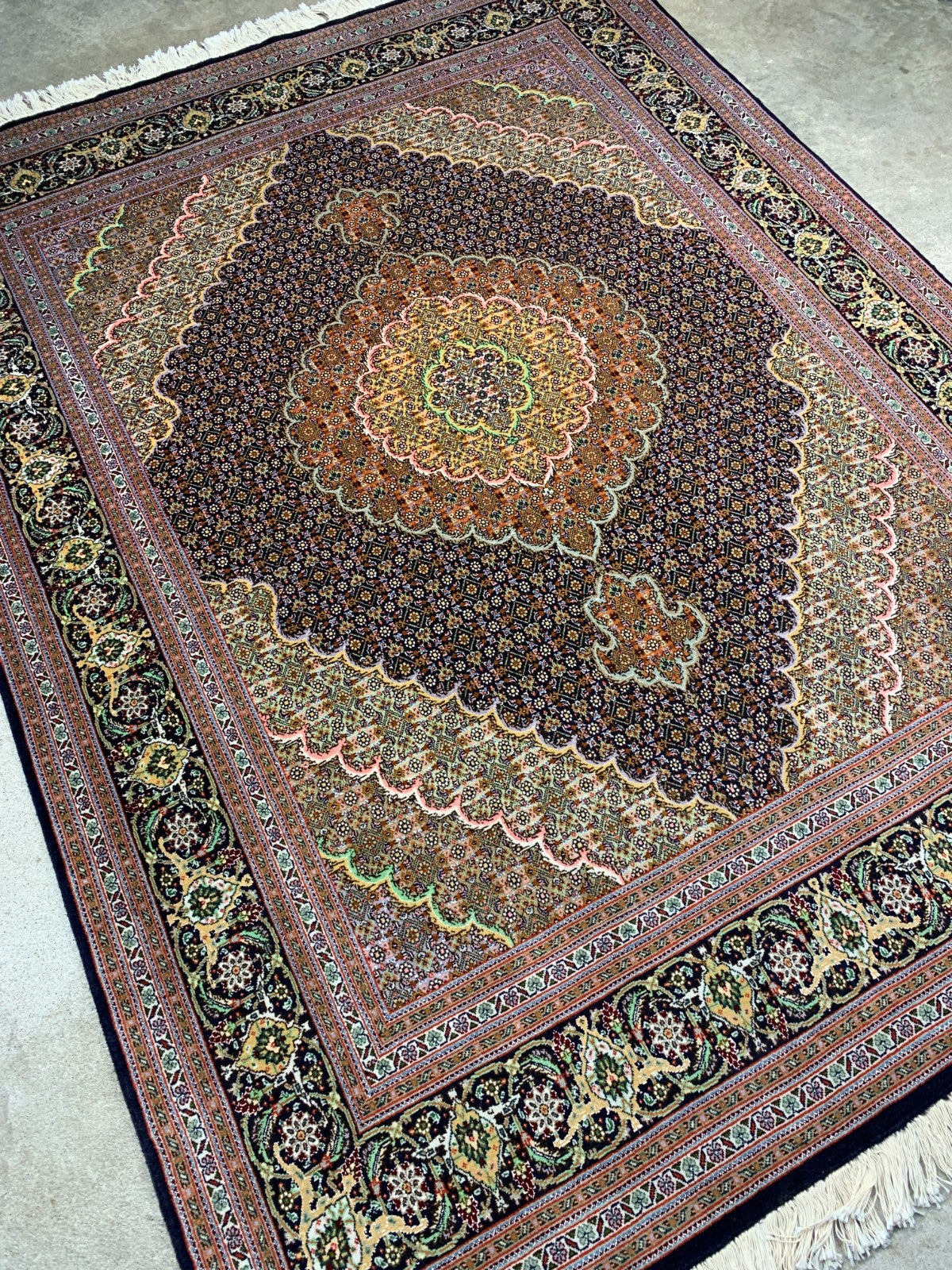 4'10"x6'4" Fine Hand-Knotted Wool & Silk Blend Tabrize Mahi Carpet - Area Rug