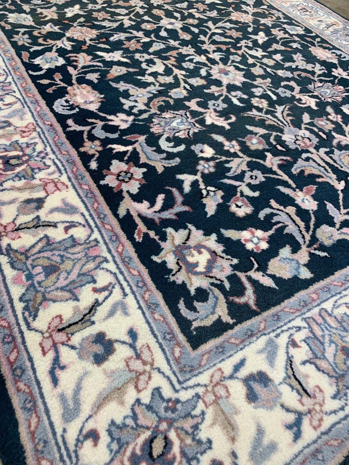 4'0''x6'0'' Hand-Knotted 100% Wool Oriental Area Rug