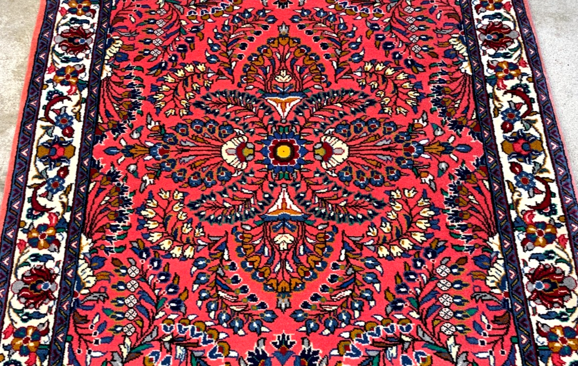 3'6"x5'2'' Hand-Knotted 100% Wool Pile Sarouke Area Rug