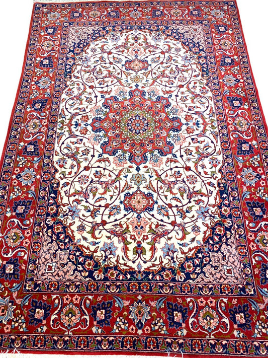 4'7" x 7'2'' Semi-Antique Hand-Knotted 100% Wool Isfahane Rug