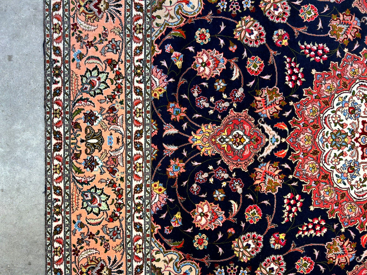 6'5"x6'7" Fine Hand-Knotted Wool & Silk Tabrize Rug - Area Carpet