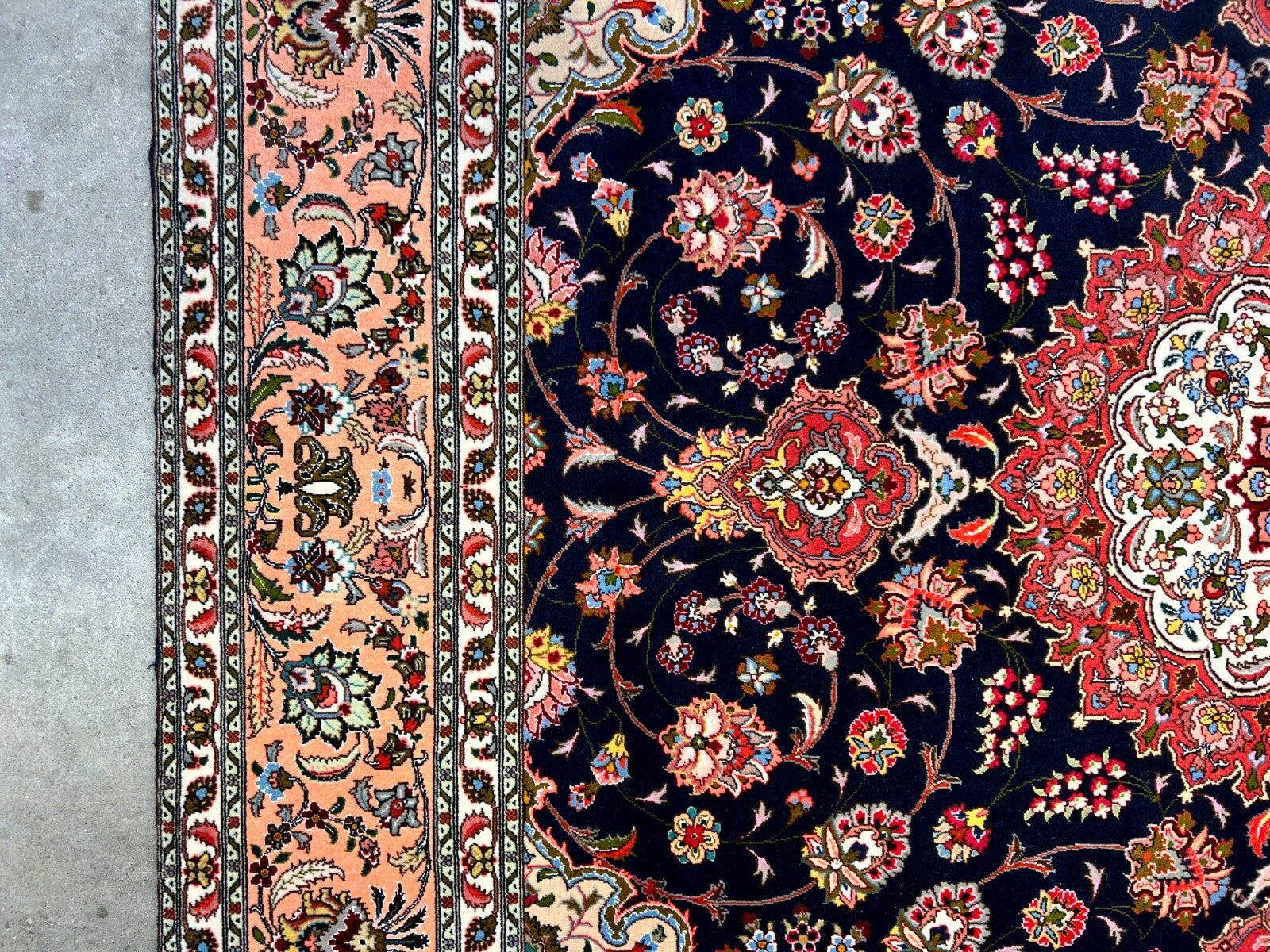 6'5"x6'7" Fine Hand-Knotted Wool & Silk Tabrize Rug - Area Carpet