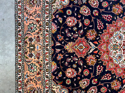 6'5"x6'7" Fine Hand-Knotted Wool & Silk Tabrize Rug - Area Carpet