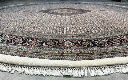 8' Diameter Exquisite Hand-Knotted 100% Wool Pile Oriental Rug