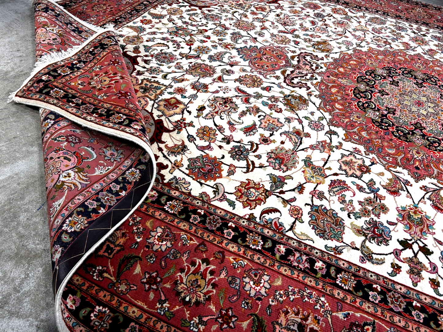 8'3"x11'3" Fine Hand-Knotted Wool & Silk Tabrize Rug