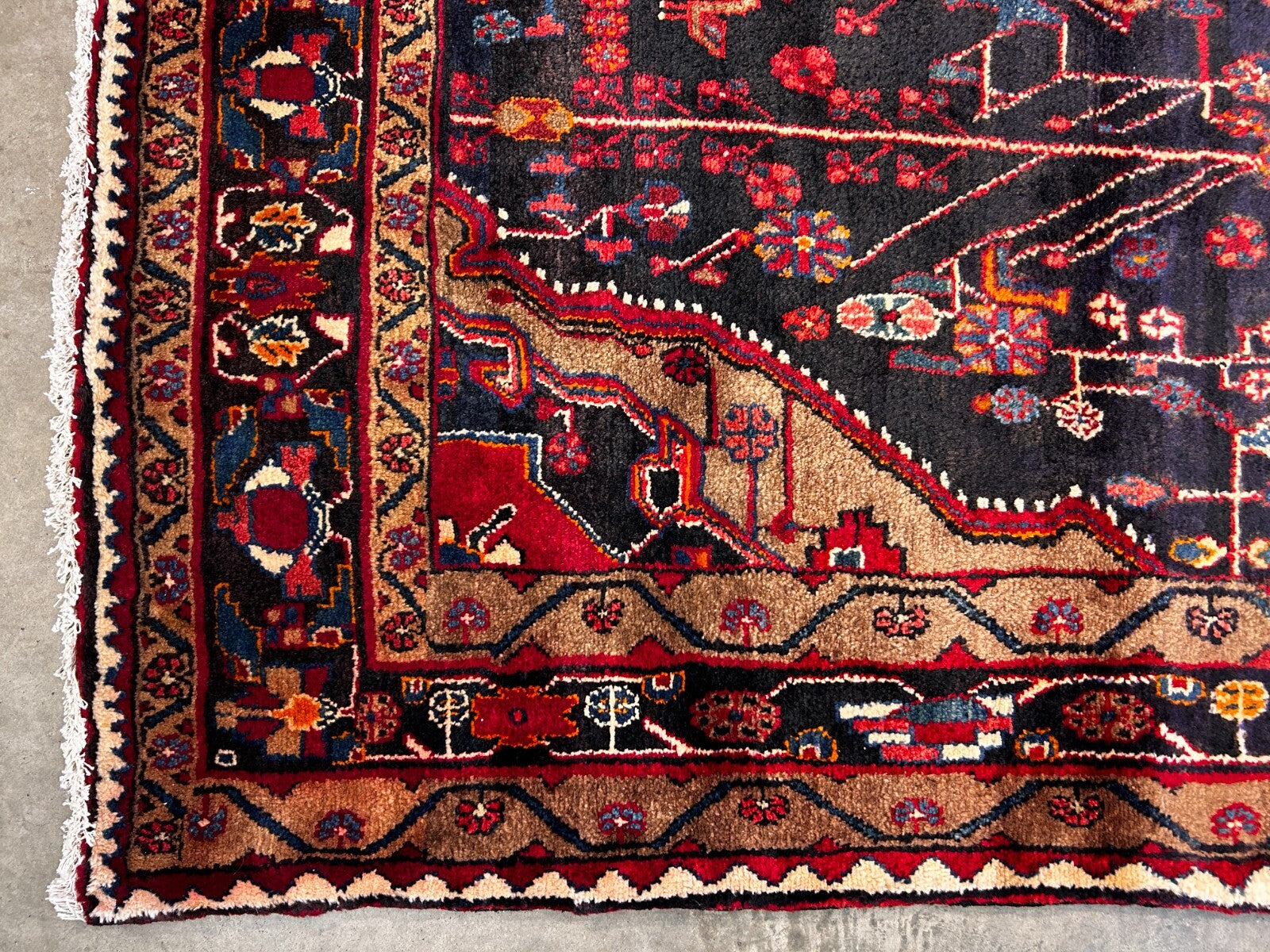 5'5" x 10'4" Hand-Knotted 100% Wool Carpet - Nahavande Area Rug