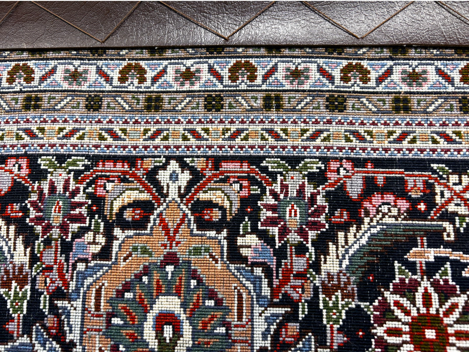 8'3"x11'5" Fine Hand-Knotted Wool & Silk Oriental Rug - Area Carpet