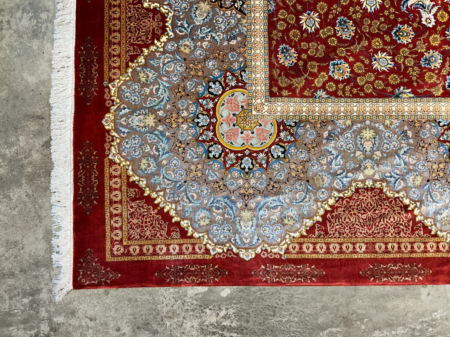 9'8"x13'6" Exquisite Signed Hand-Knotted 100% Silk Qume Rug